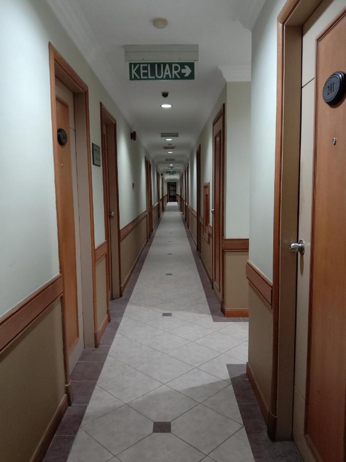 New Grand Hotel 케닌가우 외부 사진
